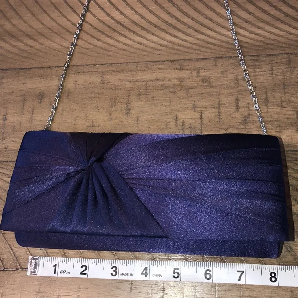 Badgley Mischka Midnight🕛 BlueSatin Swirl Purse. Security Snap Removable Chain